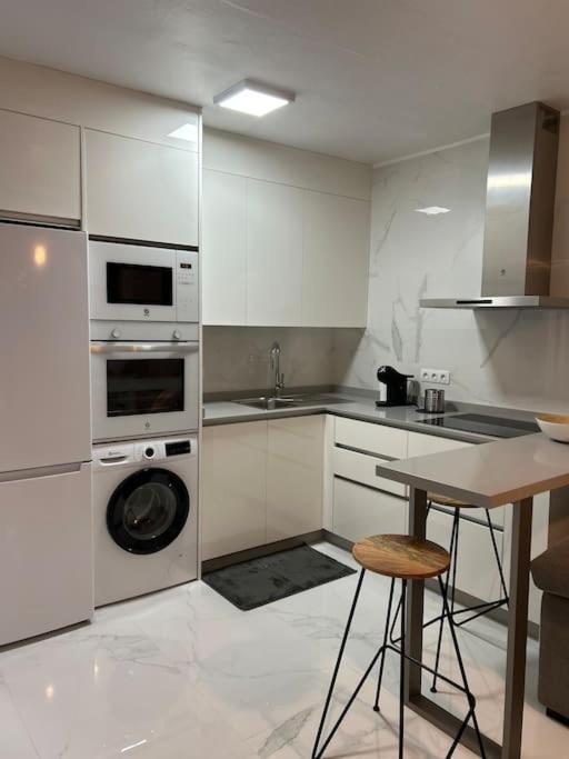 Moderno Apartamento Cerca Al Mar ติอาส ภายนอก รูปภาพ