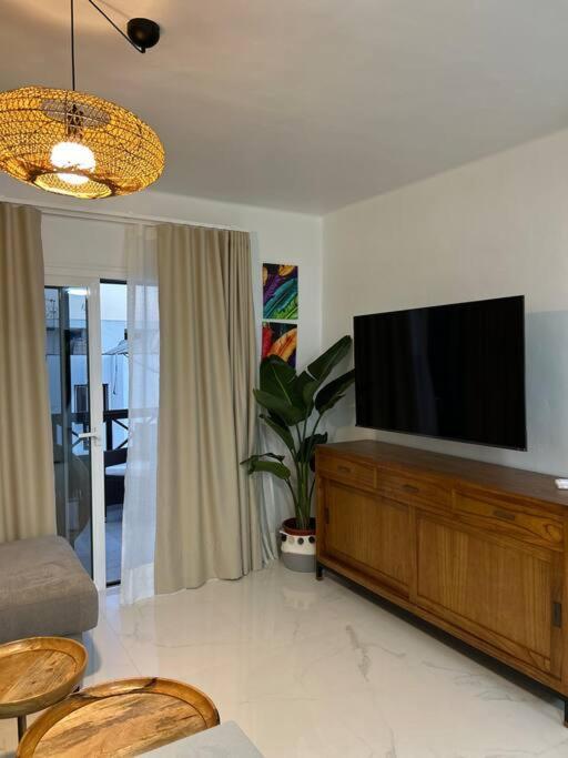 Moderno Apartamento Cerca Al Mar ติอาส ภายนอก รูปภาพ