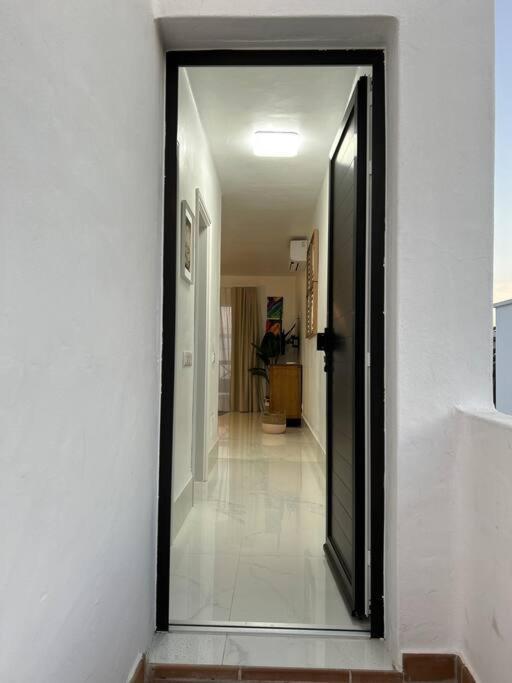 Moderno Apartamento Cerca Al Mar ติอาส ภายนอก รูปภาพ